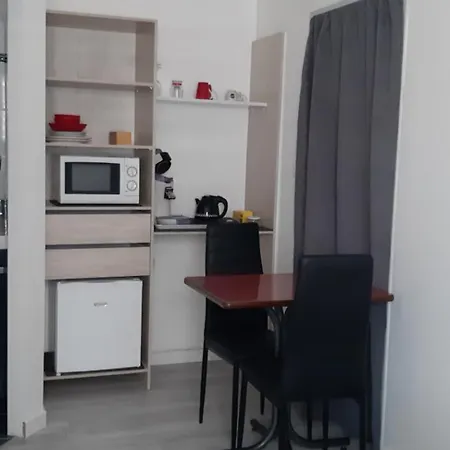 Independant Avec Ventilateur, Frigo Et Micro-ondes 3*