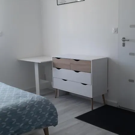 Independant Avec Ventilateur, Frigo Et Micro-ondes 招待所 普瓦捷