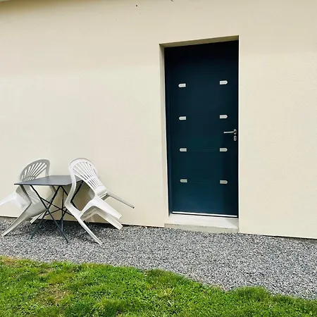 Independant Avec Ventilateur, Frigo Et Micro-ondes 3* 普瓦捷